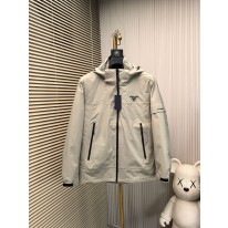 프라다 남자 패딩