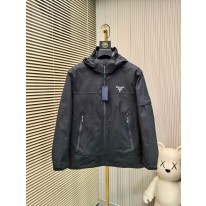 프라다 남자 패딩